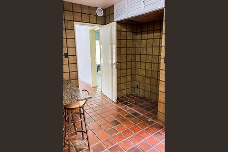 Casa à venda com 480m², 3 quartos e 3 vagas Casa à venda com 480m², 3 quartos e 3 vagasCozinha