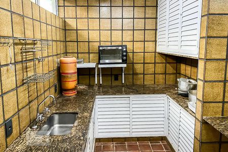 Casa à venda com 480m², 3 quartos e 3 vagas Casa à venda com 480m², 3 quartos e 3 vagasCozinha