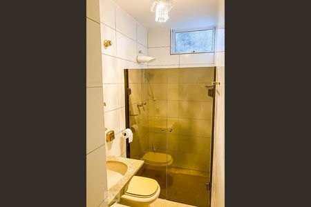 Banheiro Social de casa à venda com 3 quartos, 480m² em Planalto, Belo Horizonte