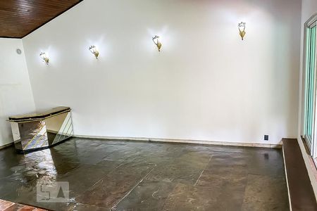 Sala de casa à venda com 3 quartos, 480m² em Planalto, Belo Horizonte
