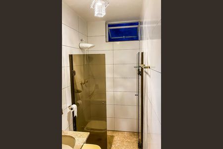 Banheiro Social de casa à venda com 3 quartos, 480m² em Planalto, Belo Horizonte