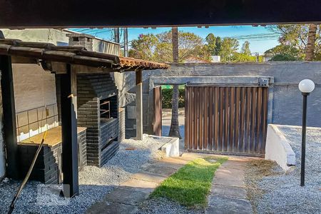 Casa à venda com 480m², 3 quartos e 3 vagas Casa à venda com 480m², 3 quartos e 3 vagasEntrada