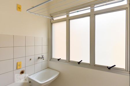 Apartamento à venda com 80m², 3 quartos e 1 vaga Apartamento à venda com 80m², 3 quartos e 1 vagaArea Serviço