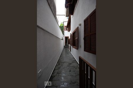 Casa à venda com 378m², 6 quartos e 4 vagasCorredor de entrada