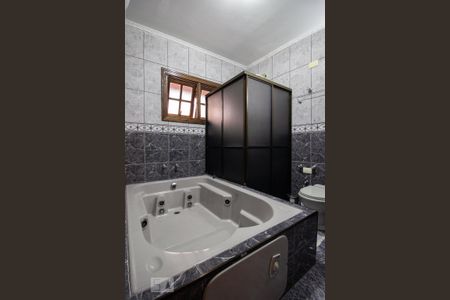 Casa à venda com 378m², 6 quartos e 4 vagasBanheiro 1