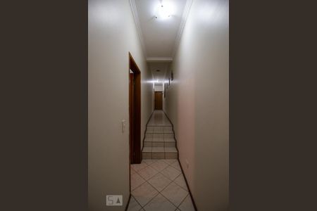 Casa à venda com 378m², 6 quartos e 4 vagasCorredor