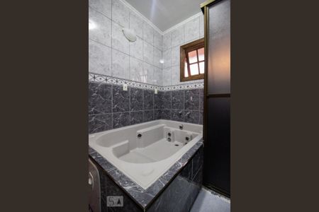 Casa à venda com 378m², 6 quartos e 4 vagasBanheiro 1