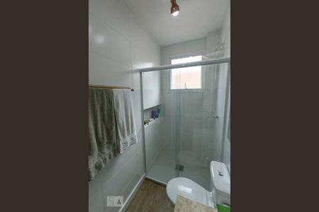 Banheiro de apartamento para alugar com 1 quarto, 39m² em Menino Deus, Porto Alegre