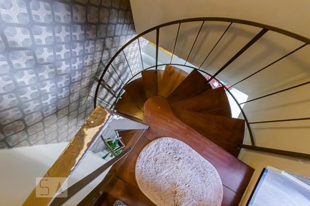 Apartamento à venda com 160m², 3 quartos e 3 vagasEscada