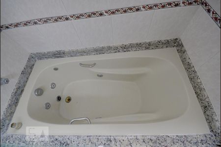 Casa à venda com 200m², 4 quartos e 4 vagasSuite Quarto 1