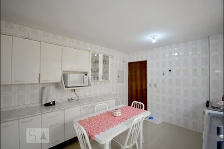 Casa à venda com 200m², 4 quartos e 4 vagasCozinha
