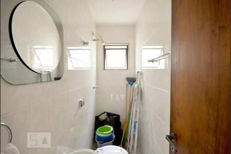 Casa à venda com 200m², 4 quartos e 4 vagasBanheiro de Serviço