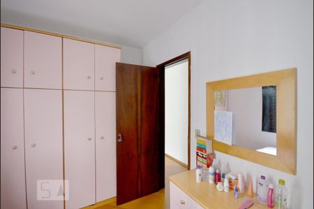 Casa à venda com 200m², 4 quartos e 4 vagasQUarto 2