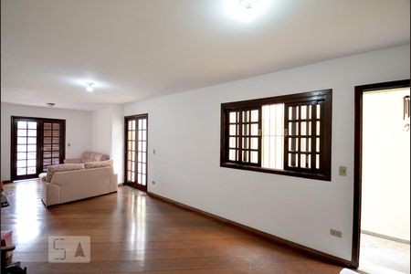 Sala de casa à venda com 4 quartos, 200m² em Bosque da Saúde, São Paulo