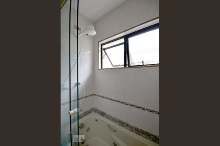 Casa à venda com 200m², 4 quartos e 4 vagasSuite Quarto 1