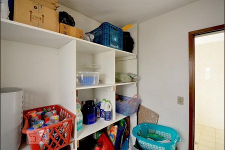 Casa à venda com 200m², 4 quartos e 4 vagasQuarto de Serviço