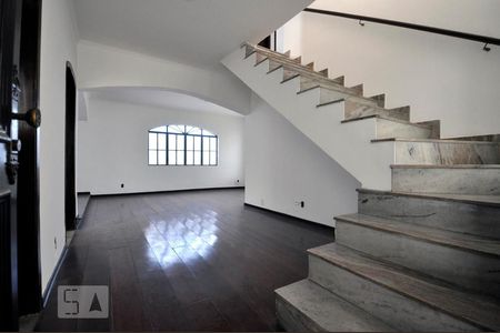 Sala de casa para alugar com 5 quartos, 266m² em Cidade São Francisco, São Paulo