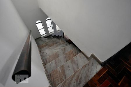 Escadas de casa à venda com 5 quartos, 266m² em Cidade São Francisco, São Paulo