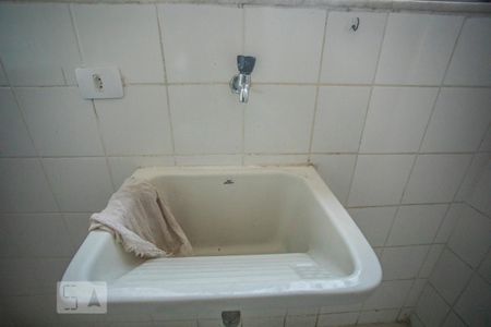 Área de Serviço - Torneira de apartamento para alugar com 3 quartos, 74m² em Jardim Oriental, São Paulo