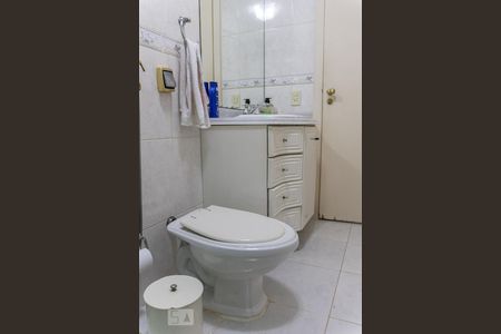 Apartamento à venda com 380m², 4 quartos e 3 vagasBanheiro da Suíte 2