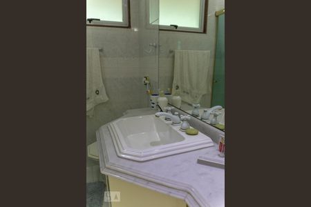 Apartamento à venda com 380m², 4 quartos e 3 vagasBanheiro da Suíte 3