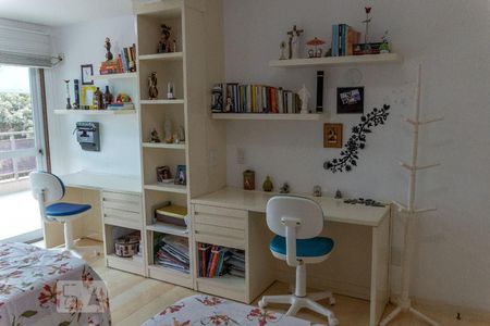 Apartamento à venda com 380m², 4 quartos e 3 vagasSuíte 3