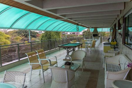 Apartamento à venda com 380m², 4 quartos e 3 vagasVaranda