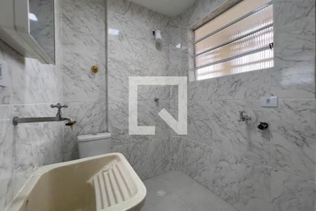 Banheiro de kitnet/studio para alugar com 1 quarto, 40m² em Liberdade, São Paulo