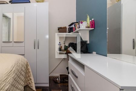 Dormitório de apartamento à venda com 3 quartos, 84m² em Medianeira, Porto Alegre