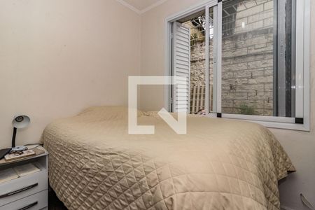 Dormitório de apartamento à venda com 3 quartos, 84m² em Medianeira, Porto Alegre