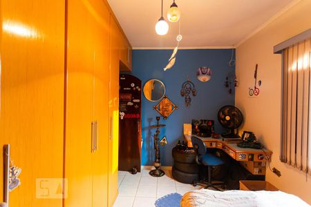 Casa à venda com 159m², 3 quartos e 4 vagas Casa à venda com 159m², 3 quartos e 4 vagasQuarto 2