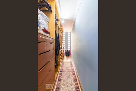 Casa à venda com 250m², 3 quartos e 4 vagasCloset