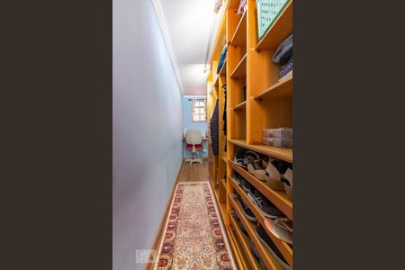 Casa à venda com 250m², 3 quartos e 4 vagasCloset