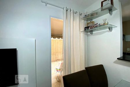 Porta Janela da Sala de Estar de apartamento para alugar com 2 quartos, 50m² em Santo André, São Leopoldo