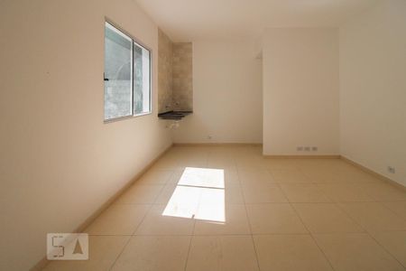 Sala de casa para alugar com 2 quartos, 45m² em Vila Nivi, São Paulo
