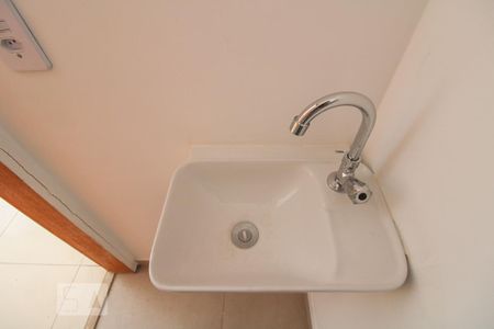 Detalhe - Lavabo de casa para alugar com 2 quartos, 45m² em Vila Nivi, São Paulo