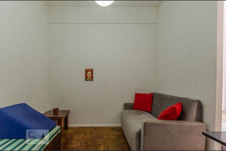 Sala de apartamento para alugar com 1 quarto, 40m² em Dois de Julho, Salvador