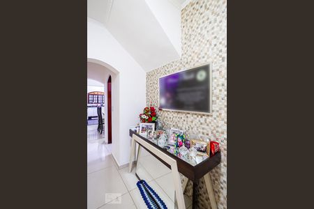 Corredor de casa à venda com 3 quartos, 280m² em Parque das Nações, Santo André