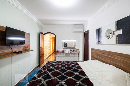 Casa à venda com 280m², 3 quartos e 3 vagas Casa à venda com 280m², 3 quartos e 3 vagasSuíte