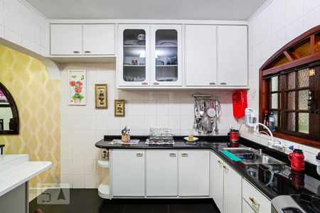 Casa à venda com 280m², 3 quartos e 3 vagas Casa à venda com 280m², 3 quartos e 3 vagasCozinha - Armários