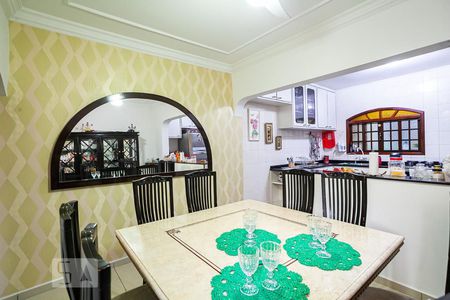 Casa à venda com 280m², 3 quartos e 3 vagas Casa à venda com 280m², 3 quartos e 3 vagasCopa