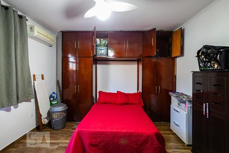 Casa à venda com 280m², 3 quartos e 3 vagas Casa à venda com 280m², 3 quartos e 3 vagasQuarto 2