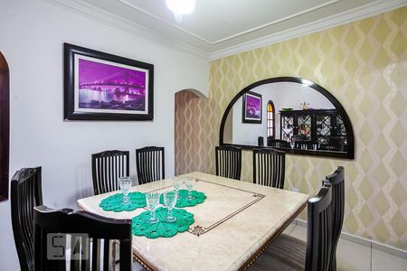 Casa à venda com 280m², 3 quartos e 3 vagas Casa à venda com 280m², 3 quartos e 3 vagasCopa