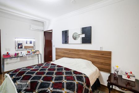 Casa à venda com 280m², 3 quartos e 3 vagas Casa à venda com 280m², 3 quartos e 3 vagasSuíte