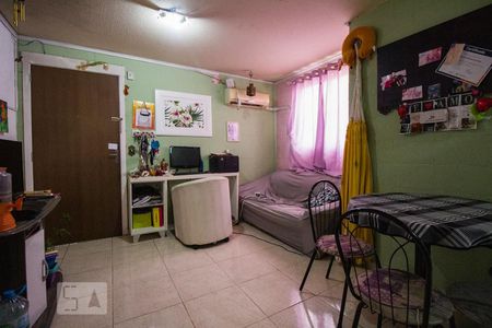 Apartamento à venda com 33m², 2 quartos e 1 vaga Apartamento à venda com 33m², 2 quartos e 1 vagaSala