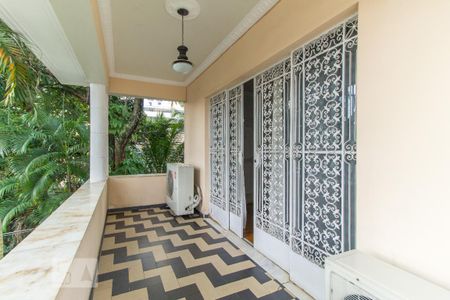 Casa à venda com 499m², 6 quartos e 7 vagasCasa 1 - Varanda da Suíte