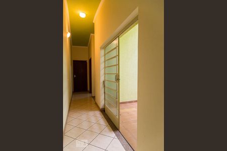 Casa à venda com 144m², 4 quartos e 2 vagasCorredor