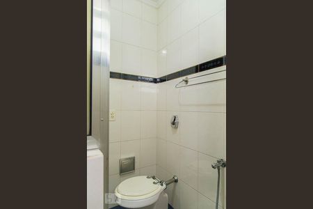 Casa à venda com 144m², 4 quartos e 2 vagasBanheiro social