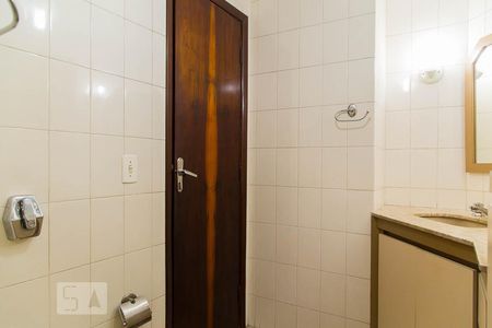 Casa à venda com 144m², 4 quartos e 2 vagasBanheiro da suíte