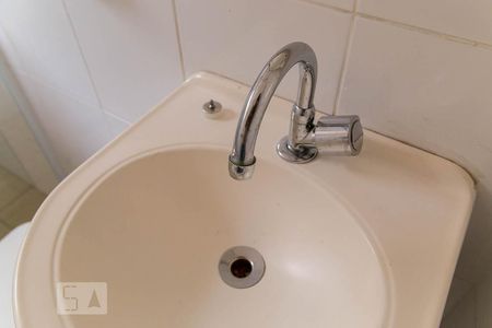 Casa à venda com 144m², 4 quartos e 2 vagasBanheiro da edícula - Torneira